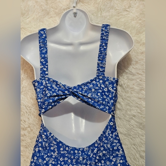 Elegant Blue Floral Women's One-Piece Swimsuit Size M - Picture 7 of 13